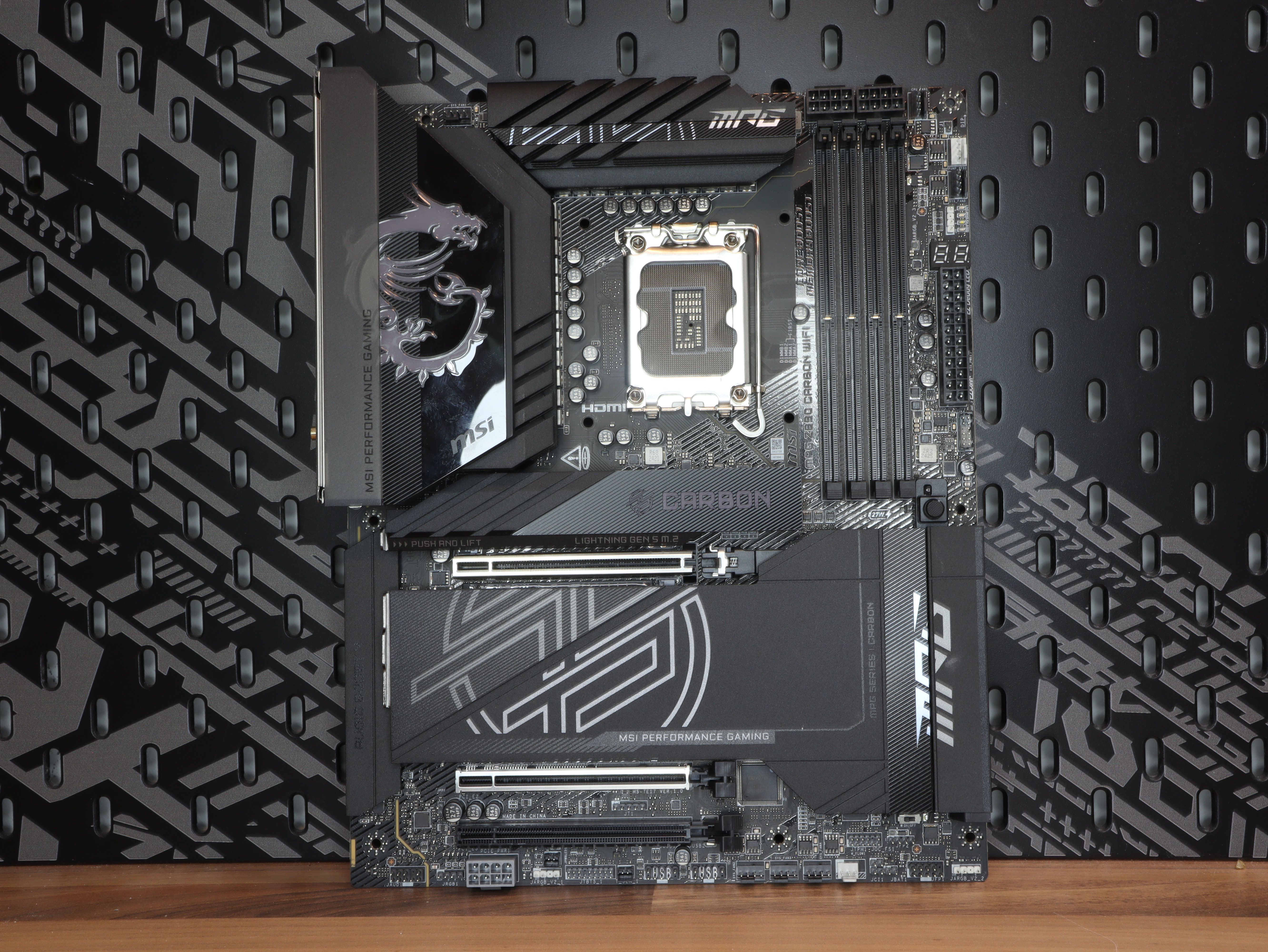 Intel Ultra MPG Z890 CARBON WIFI 5G Wifi7 ATX FROZR PERFORMANCE GAMING bundkort motherboard audio boost 4.JPG